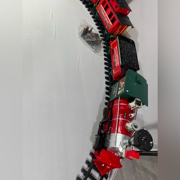 Santa Express Christmas Train Set 27 Pieces Complete  Sounds Songs Headlights - Picture 6 of 14